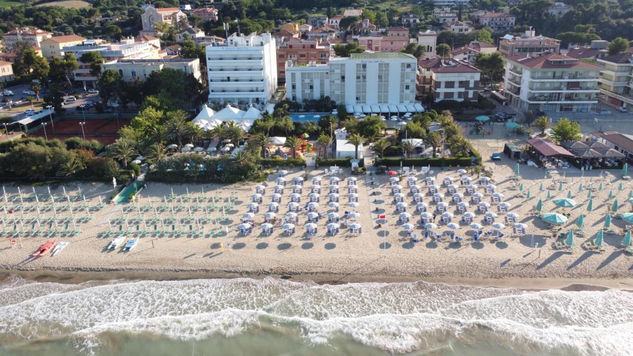 Hotel Parco Delle Rose Silvi Marina Esterno foto