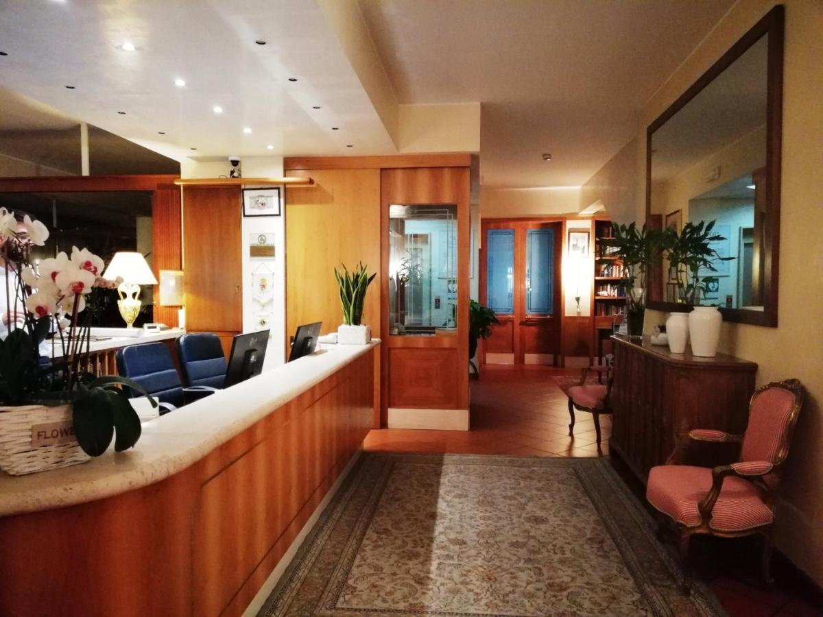 Hotel Parco Delle Rose Silvi Marina Esterno foto