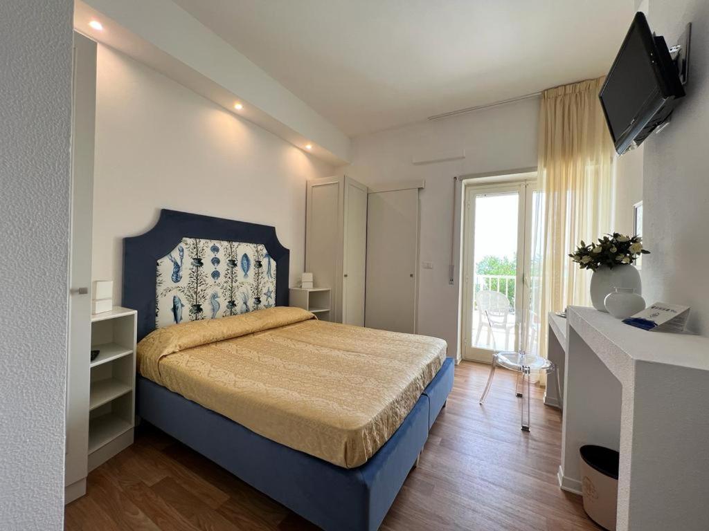 Hotel Parco Delle Rose Silvi Marina Esterno foto