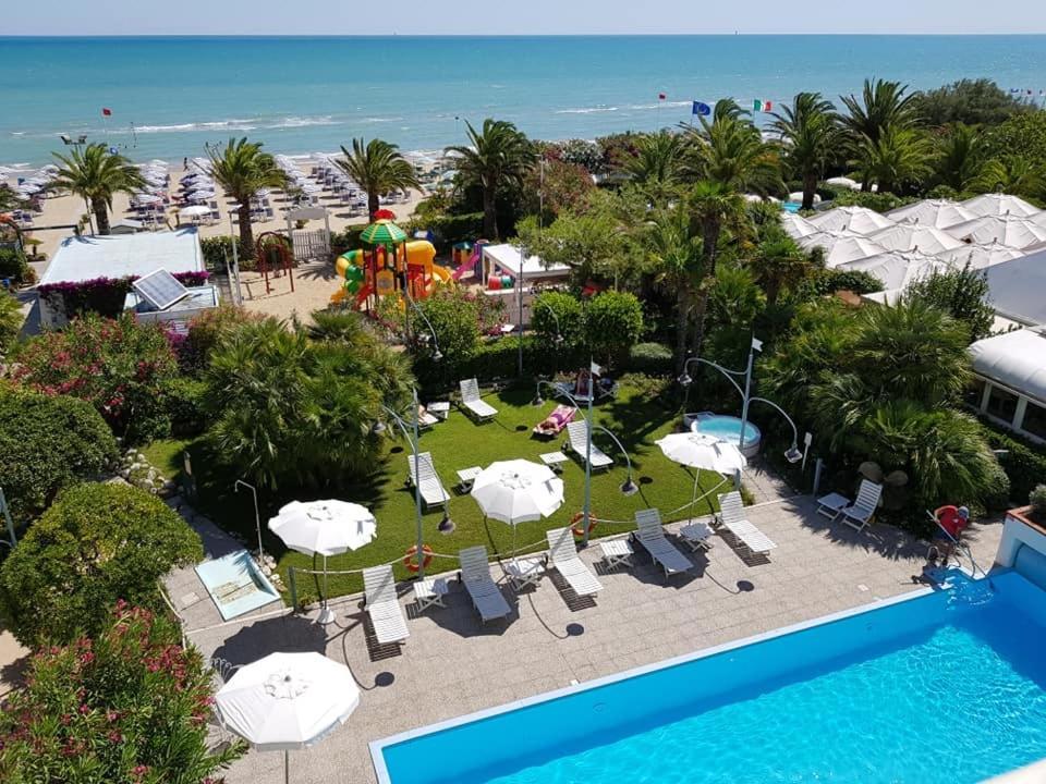 Hotel Parco Delle Rose Silvi Marina Esterno foto
