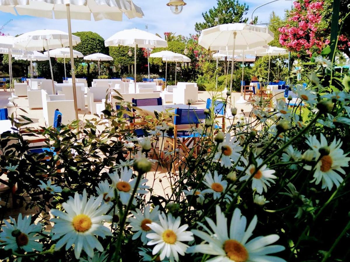 Hotel Parco Delle Rose Silvi Marina Esterno foto