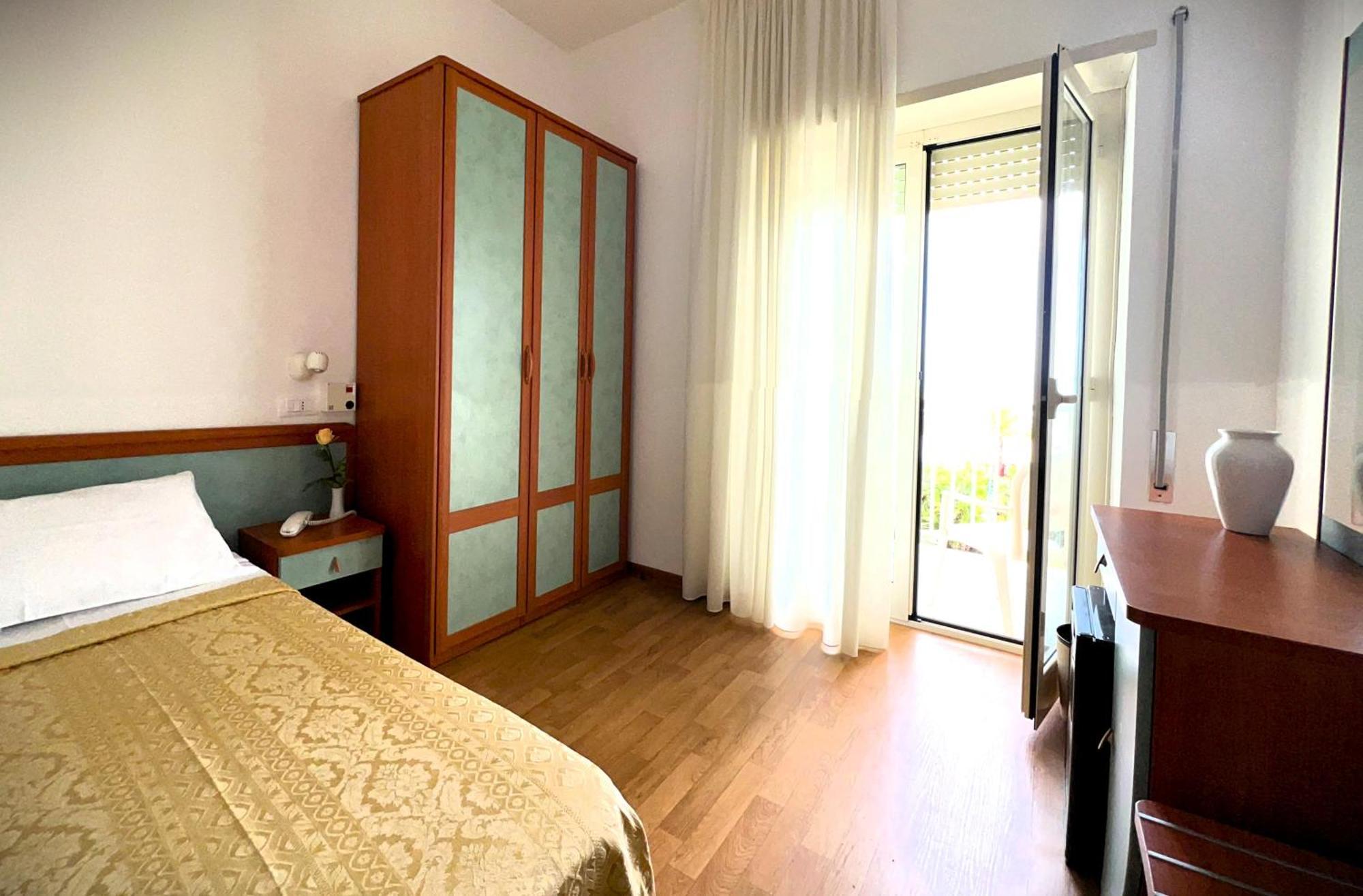 Hotel Parco Delle Rose Silvi Marina Esterno foto